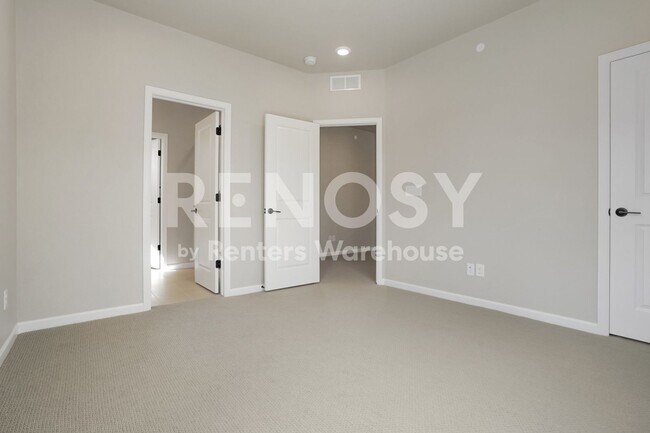 Building Photo - 421 Millwall Cir