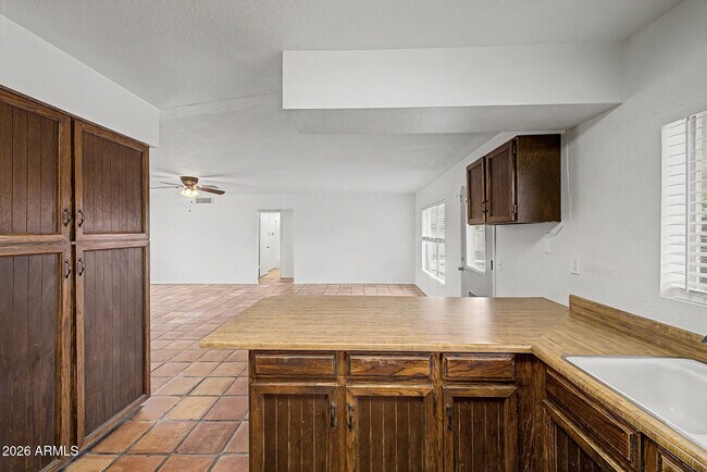 Building Photo - 1134 W Hermosa Dr