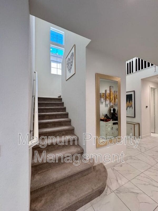 Building Photo - 38572 Rosegate Pl