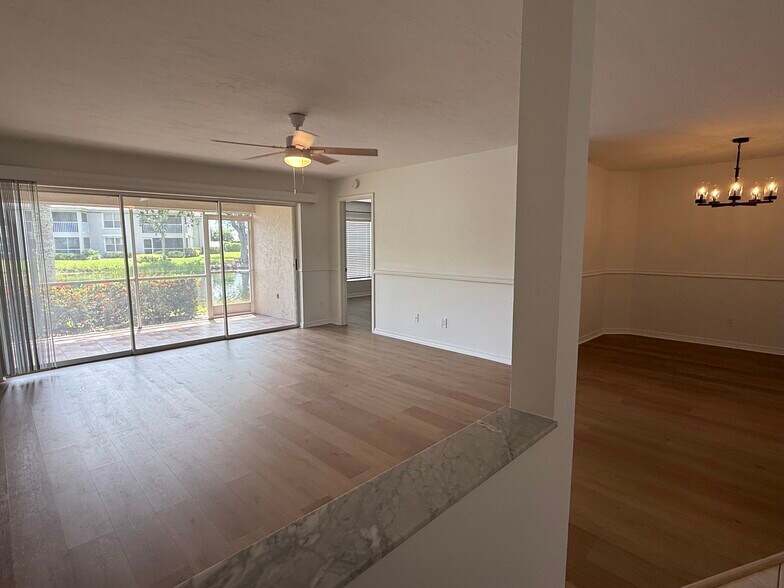 Living and dining room - 9836 Luna Cir