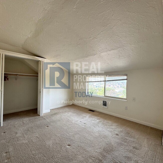 Building Photo - Dammrose - 3201 (Cascade Group)