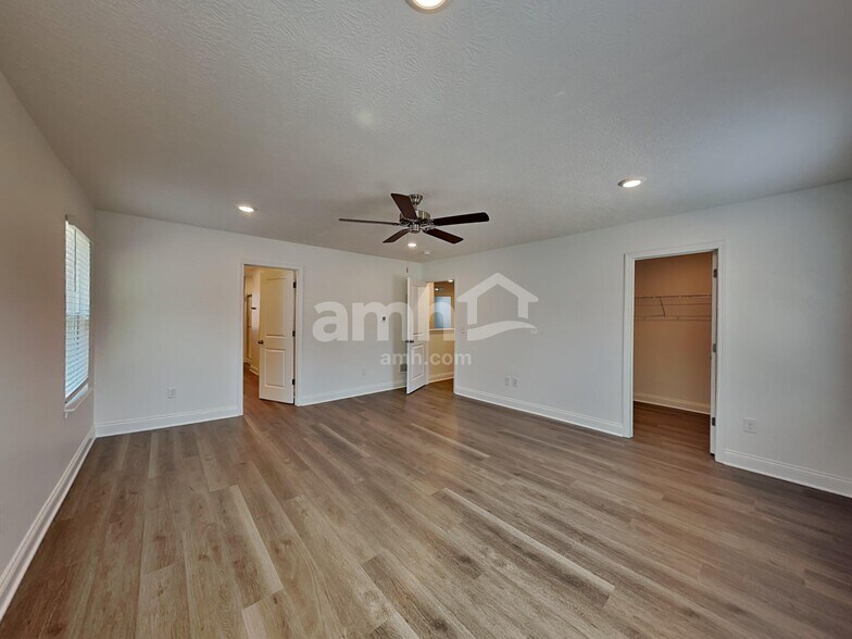 Building Photo - 315 Pne Hl Ct