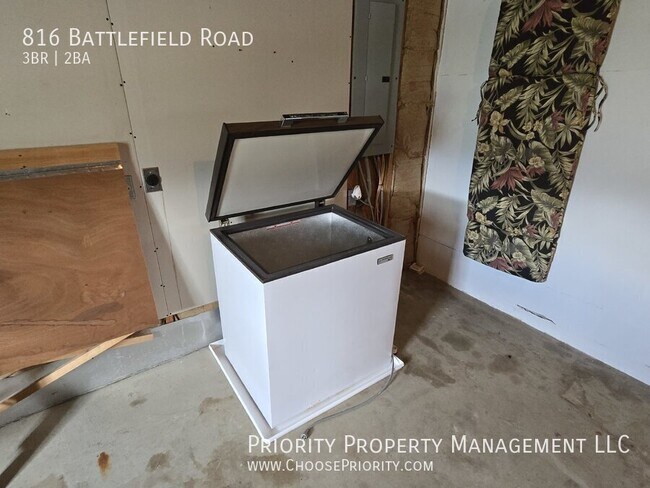 Building Photo - 3BR 2BA Single Family Home, Ft Defiance