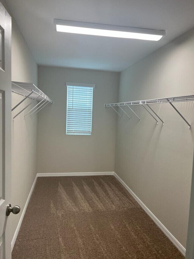 Building Photo - 7553 Peace Lily Ave