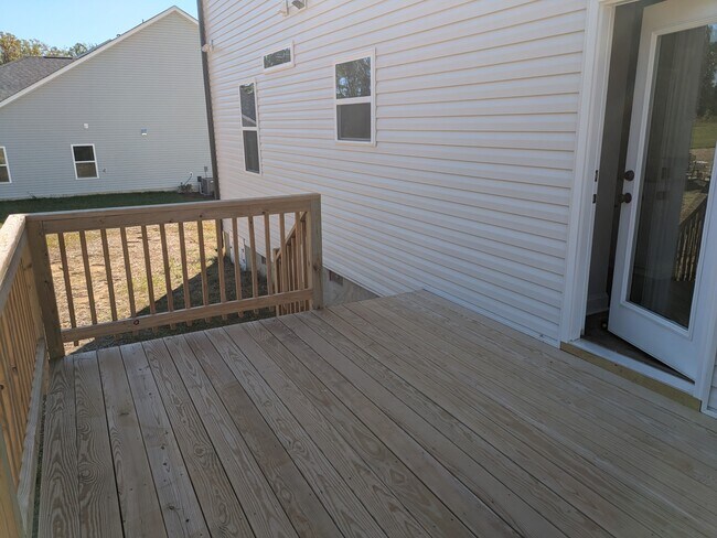 Building Photo - 1384 Ouray Dr
