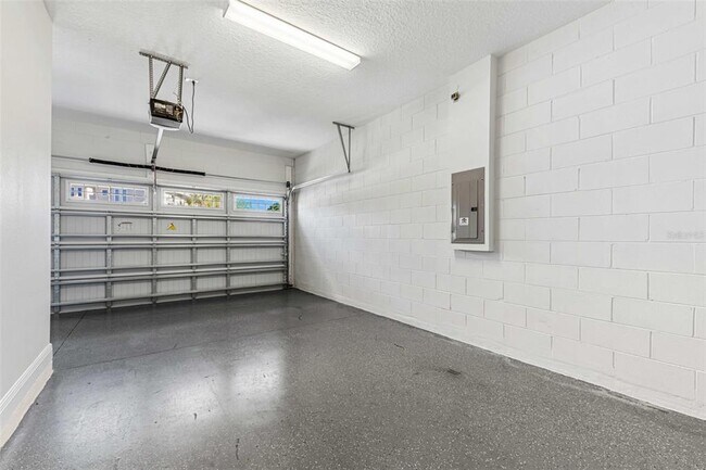 Building Photo - 284 Southfield St