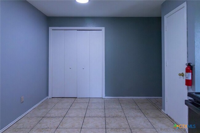 Building Photo - 1601 Benttree Dr