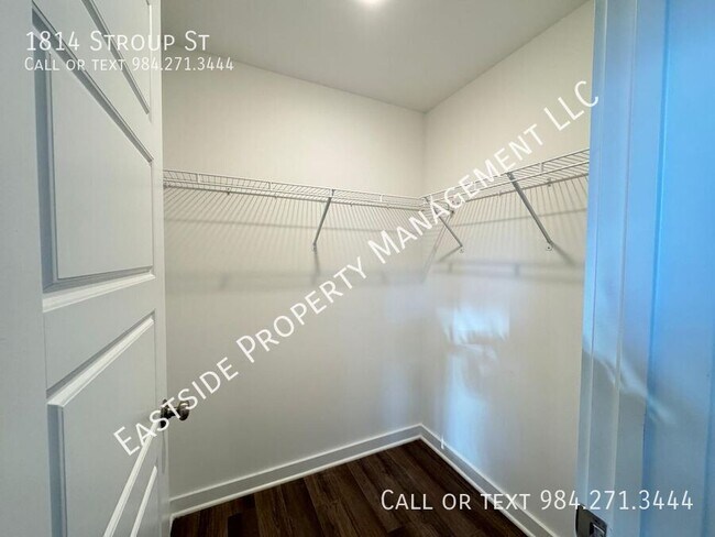 Building Photo - 1814 Stroup St