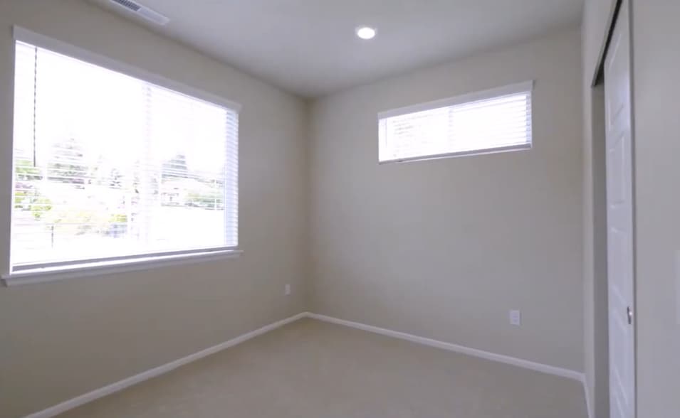 Building Photo - 3909 80th Ave NE