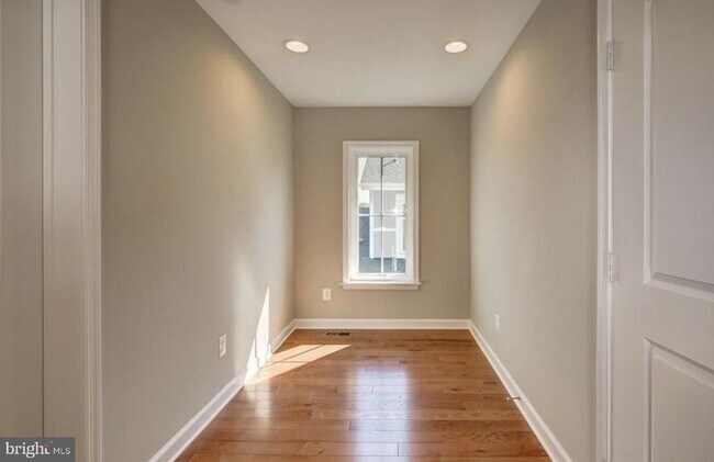 Building Photo - 1020 Railroad Ave