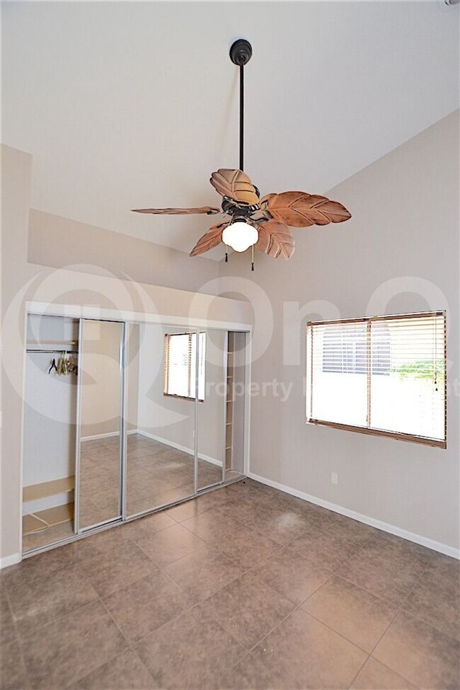 Building Photo - 510 S Lagoon Dr