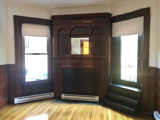 Building Photo - 1061 Beacon St