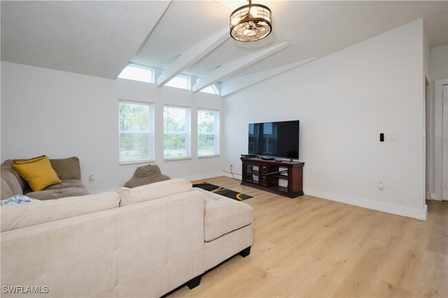 Building Photo - 16820 Banyon Dr