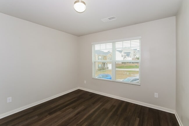 Building Photo - 7012 Blackberry Dr
