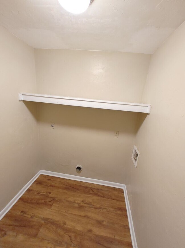 Building Photo - 4025 SW 21st Ln