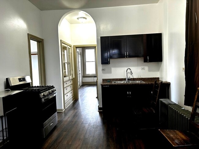 Building Photo - 2744 W 23rd St