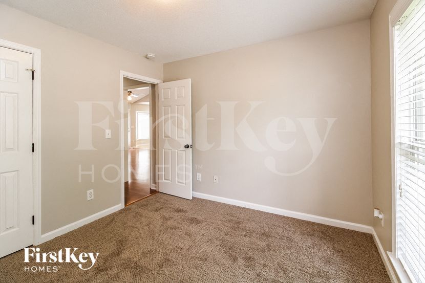 Building Photo - 12 Montford Ct