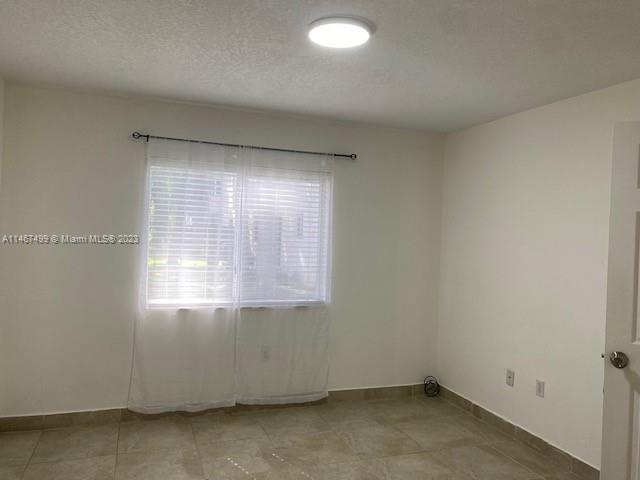 Building Photo - 1300 SE 29th St