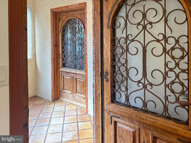 Building Photo - Potomac View