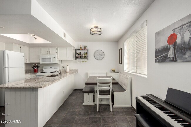 Building Photo - 18811 N 19th Ave