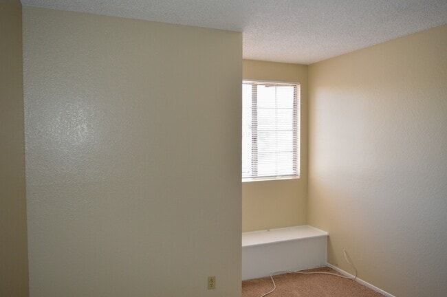 Building Photo - 11249 Heathrow Dr