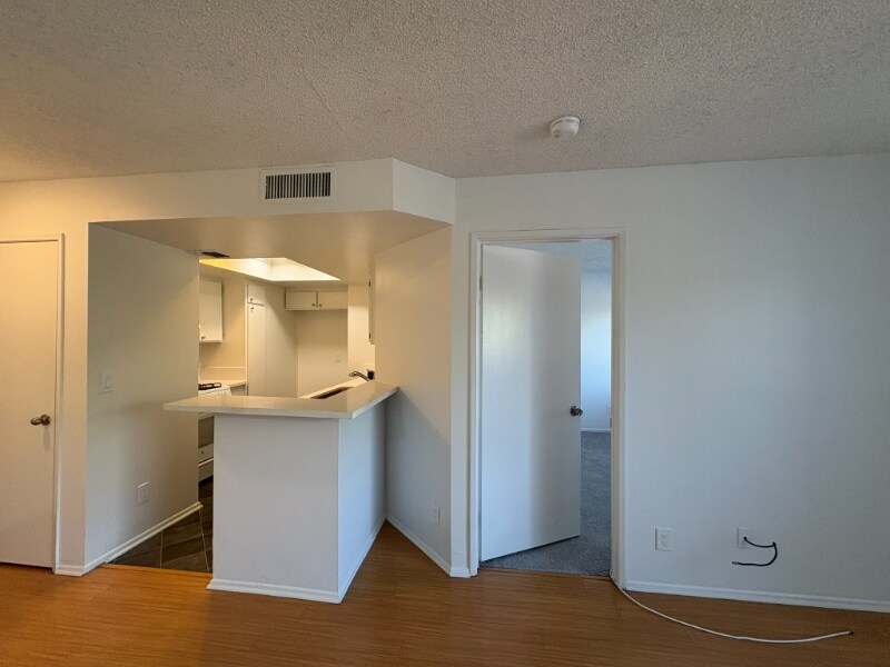 Building Photo - 6400 Kraft Ave