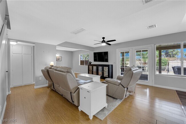 Building Photo - 4186 Sandcastle Dr