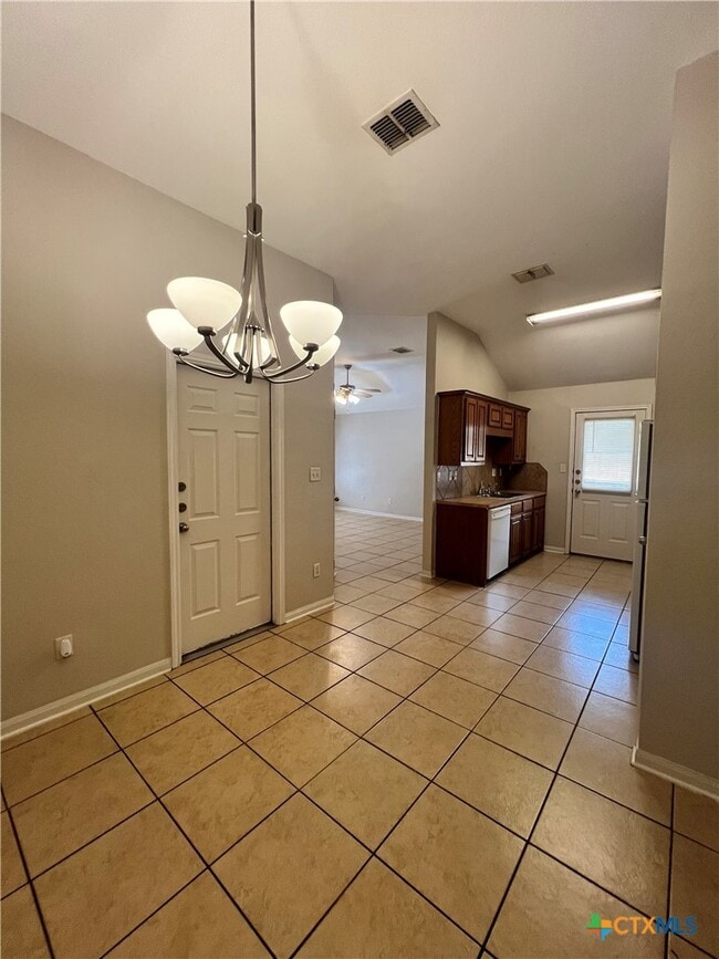 Building Photo - 523 Olaf Dr