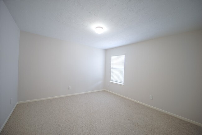 Building Photo - 8003 Beech Park Ln