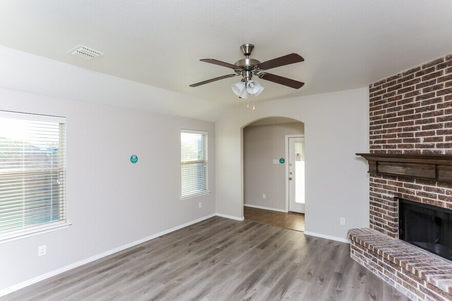 Building Photo - 1513 Applegate Way