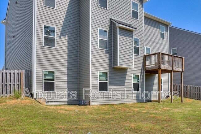 Building Photo - 560 Post Oak Ln