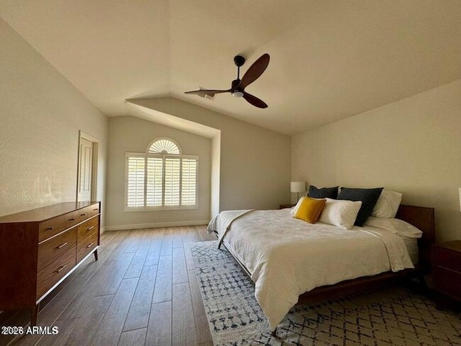 Building Photo - 1405 E Goldenrod St