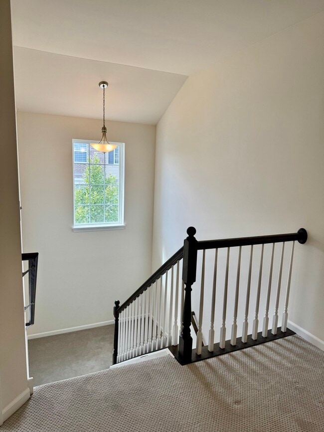 Building Photo - 4431 Monroe Ct