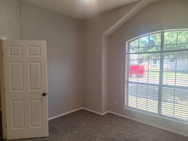 Building Photo - 3516 Paladin Pl