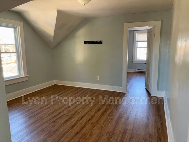 Building Photo - 1134 Social St