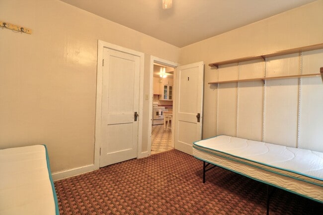 Building Photo - Provo Upstairs Apartment