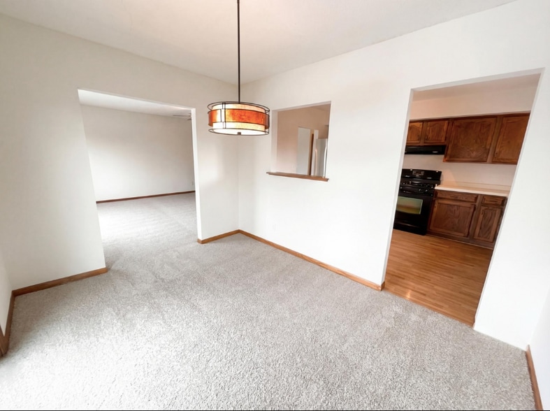 Building Photo - 14012 Underclift St NW