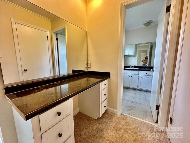 Building Photo - 2063 Eaton Rd