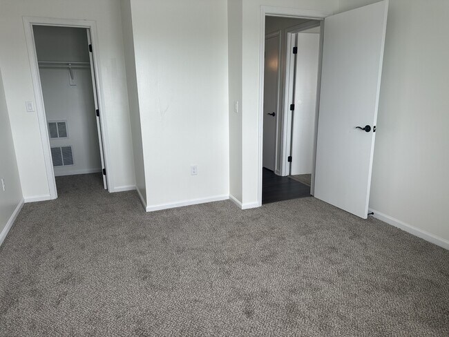 Building Photo - 3410 Augusta Dr