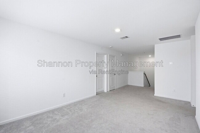 Building Photo - 27147 Breakaway Ln