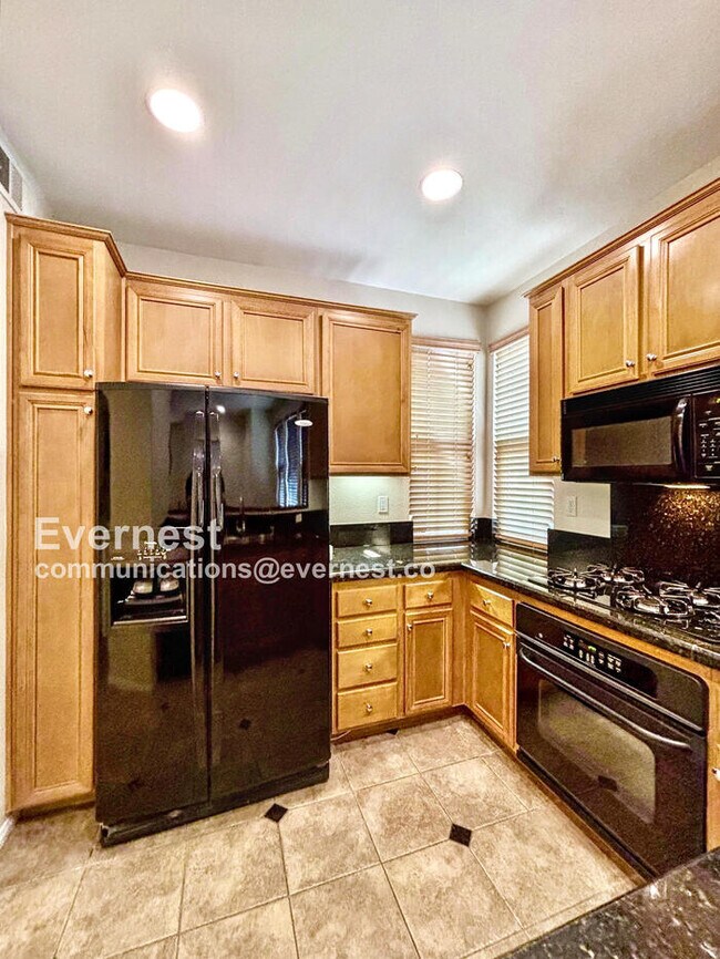 Building Photo - 10435 Whitcomb Way