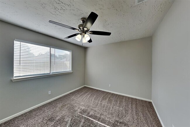 Building Photo - 6230 Billington St