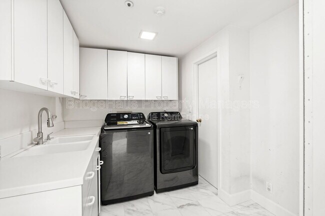 Building Photo - 4204 Explorer Ct