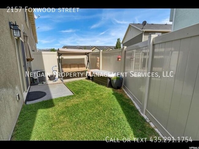 Building Photo - 2157 Foxwood St