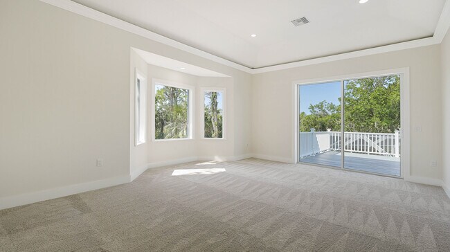 Building Photo - 6706 Oakmont Way