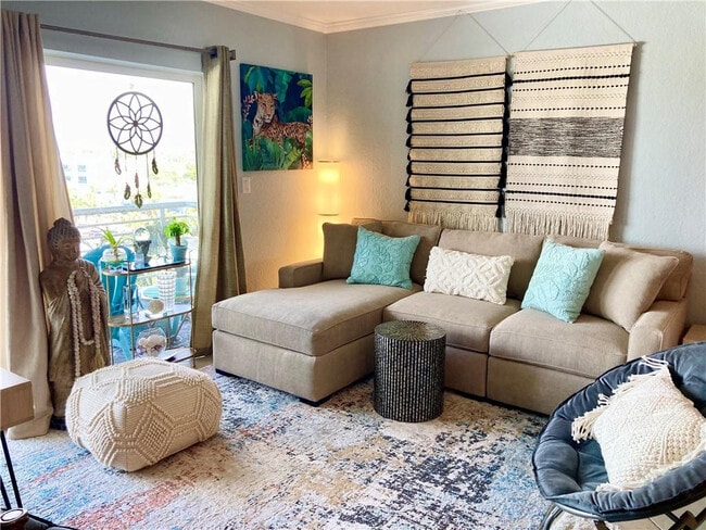 Building Photo - 2900 NE 30th St