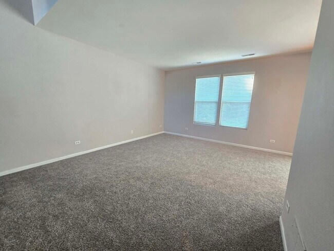 Building Photo - 337 Devoe Dr