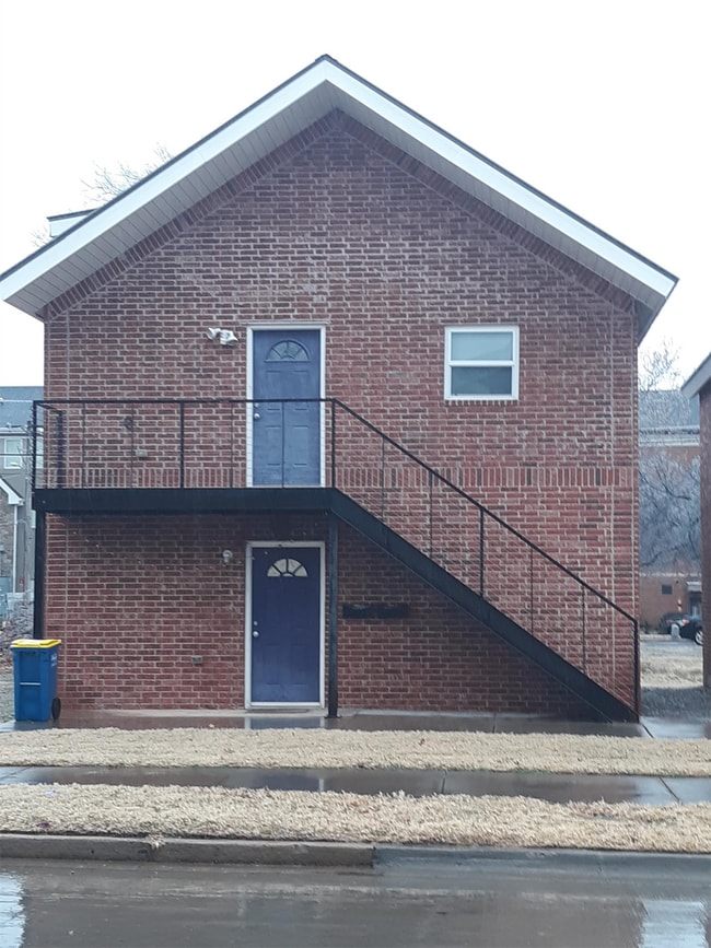 Building Photo - 415 S Blakely St