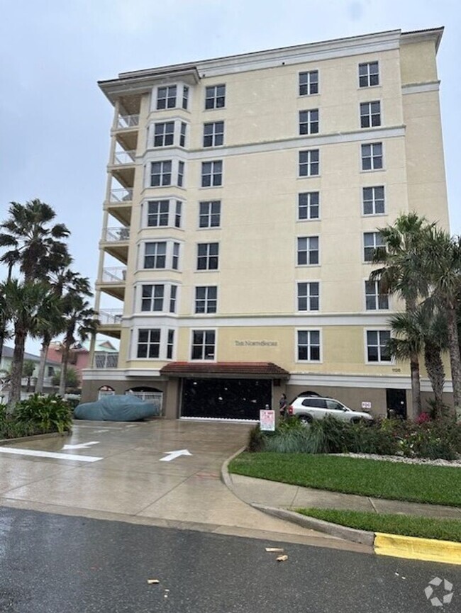Building Photo - Fabulous Ocean Views!