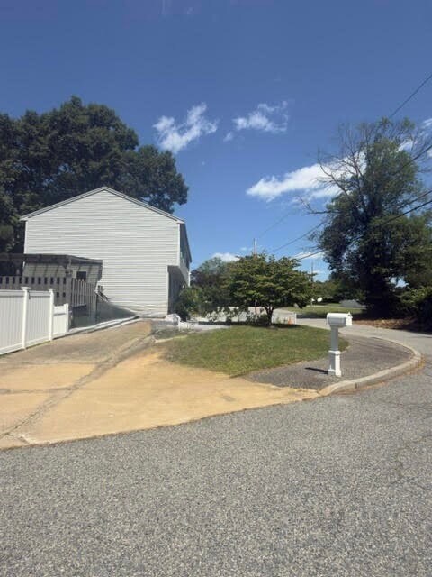 Building Photo - 33 Crossman St
